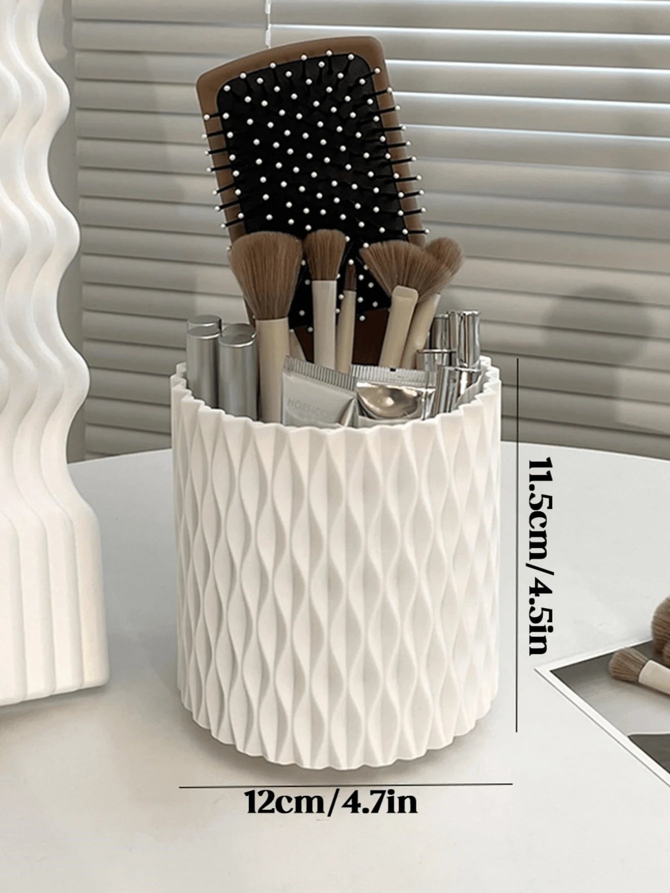 360° Rotating Makeup Organizer – Desktop Cosmetic & Makeup Brush Storage Box
