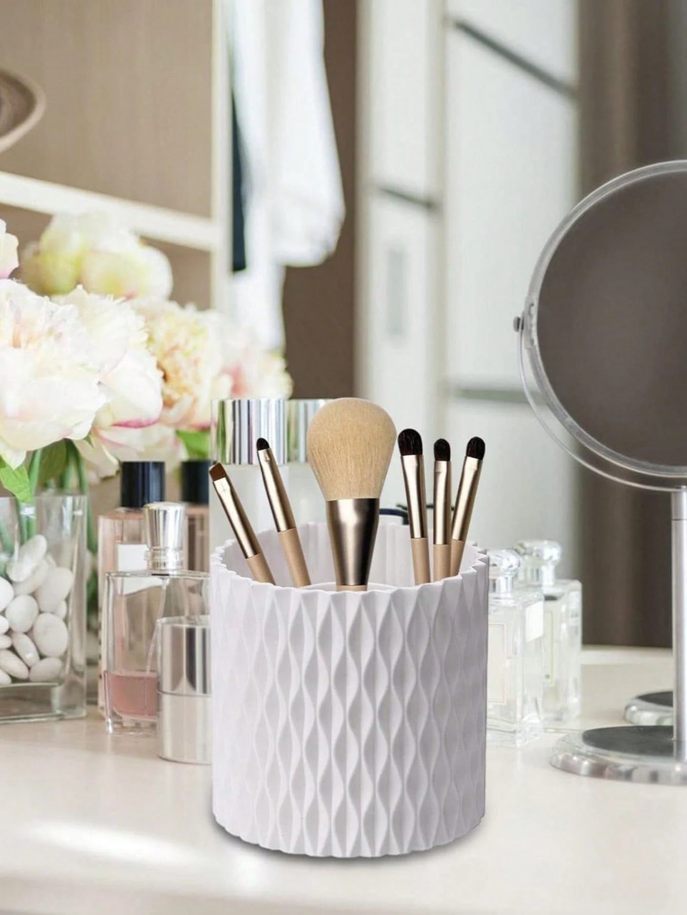 360° Rotating Makeup Organizer – Desktop Cosmetic & Makeup Brush Storage Box